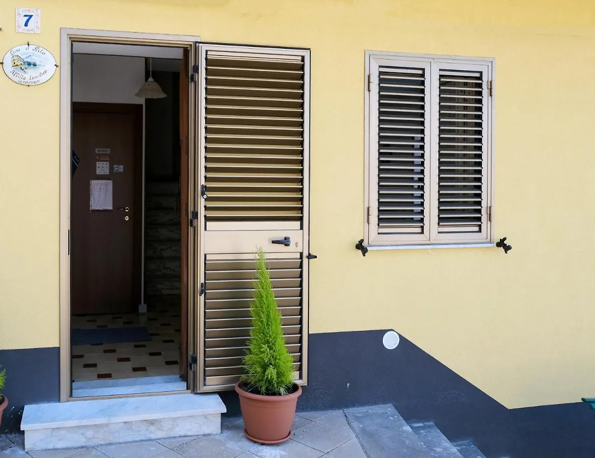 Hotel Casa Santa Rita / Locazione turistica Sicilia / Santa Domenica Vittoria 0*,  Italia